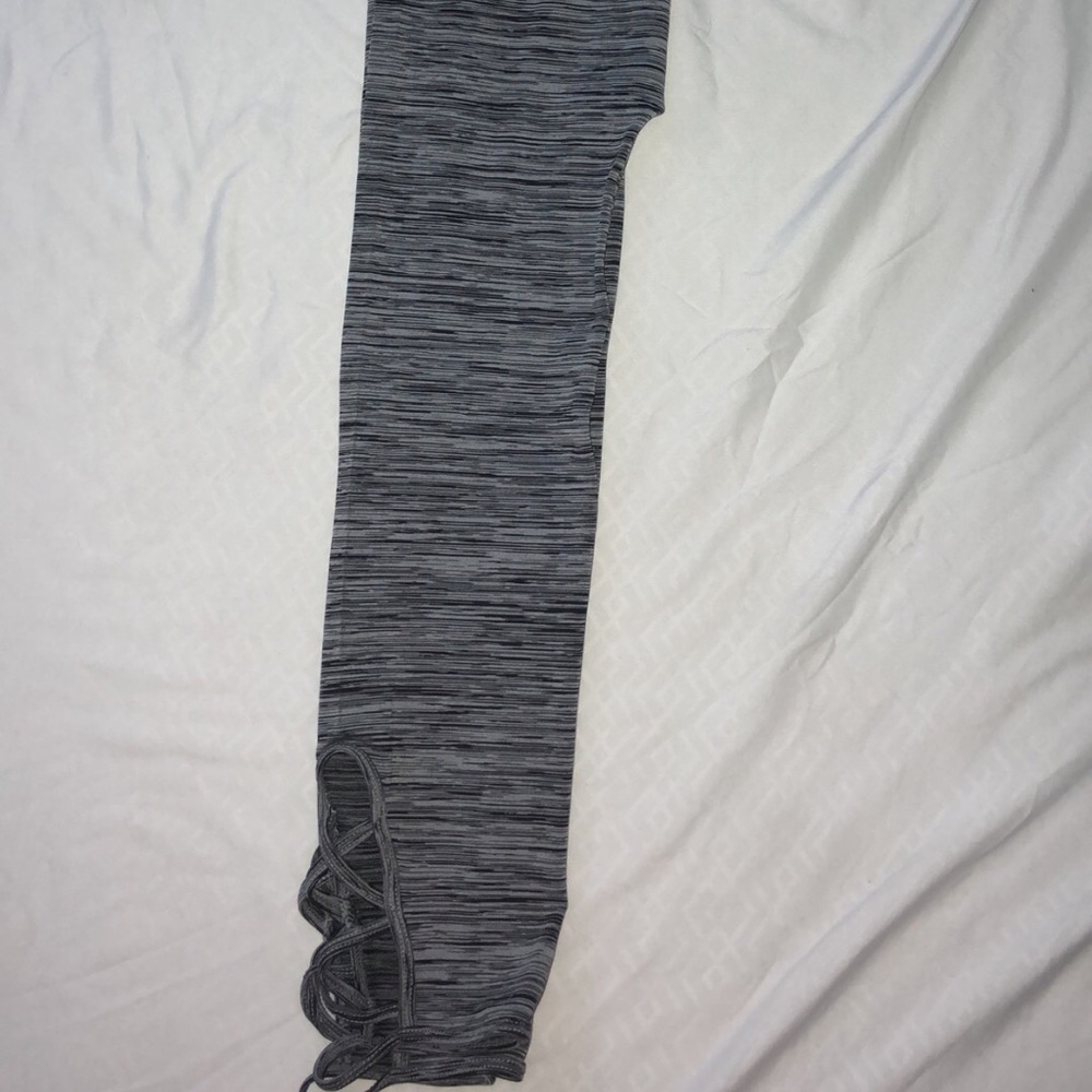 black grey cropped leggings cross cross xs